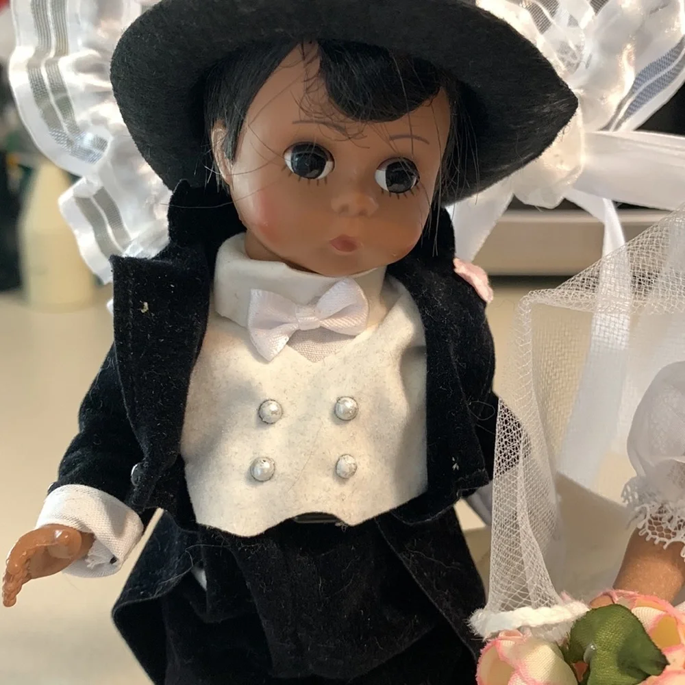 Vintage Madame Alexander classics cake top Bride and Groom dark skin tone